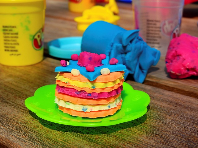 7 Benefits of Playing with Play Dough